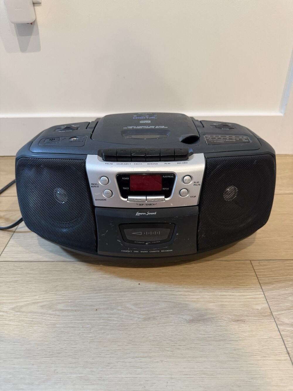 Lenoxx Sound CD-102 Boombox CD Cassette Player Record AM/FM Radio Tested And Wor
